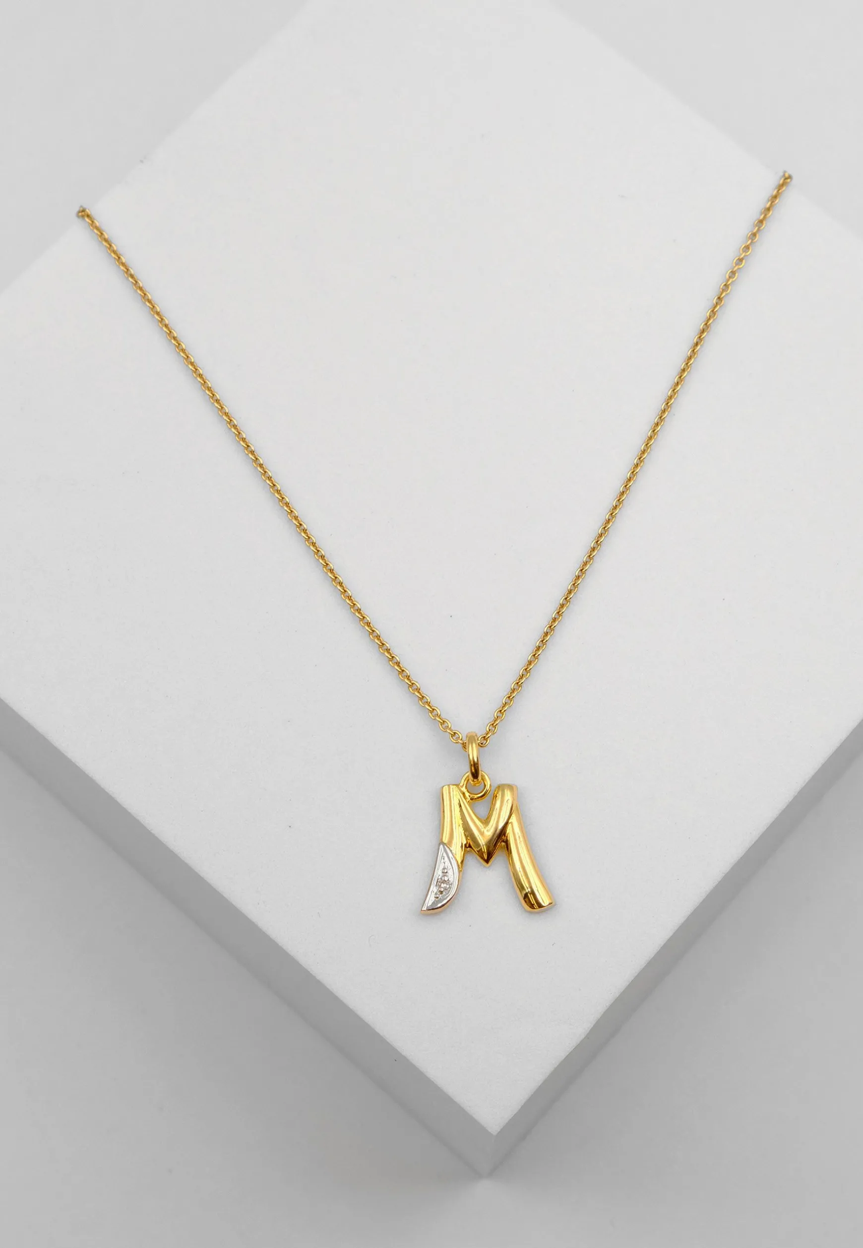 Anhänger Buchstabe M Bicolor Gelb-/Weissgold 750 Diamant 0.01ct. 21x14mm