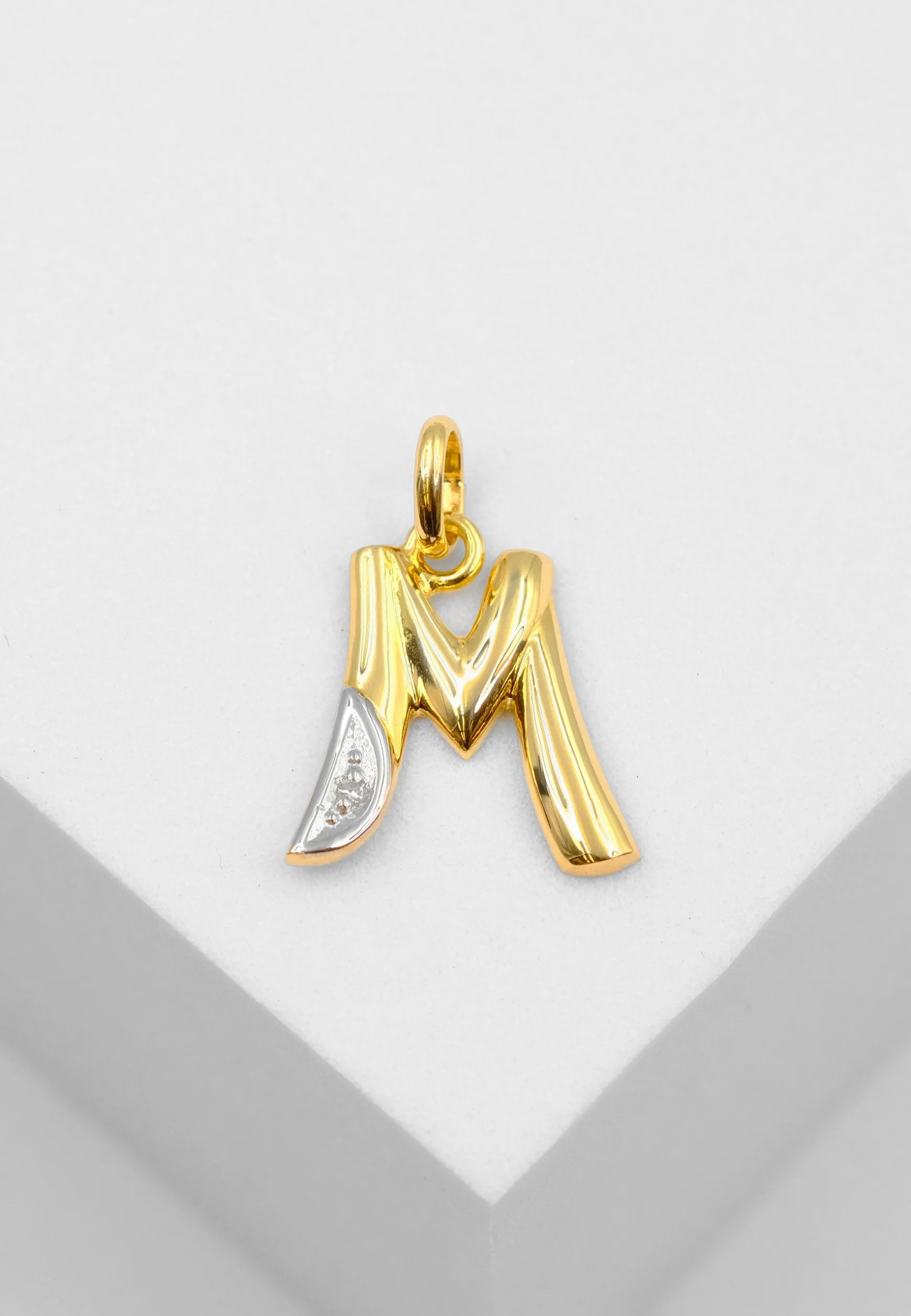 Anhänger Buchstabe M Bicolor Gelb-/Weissgold 750 Diamant 0.01ct. 21x14mm