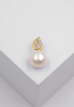 Anhänger Gelbgold 750 Süsswasserperle 10-10.5mm Brillant 0.03ct.