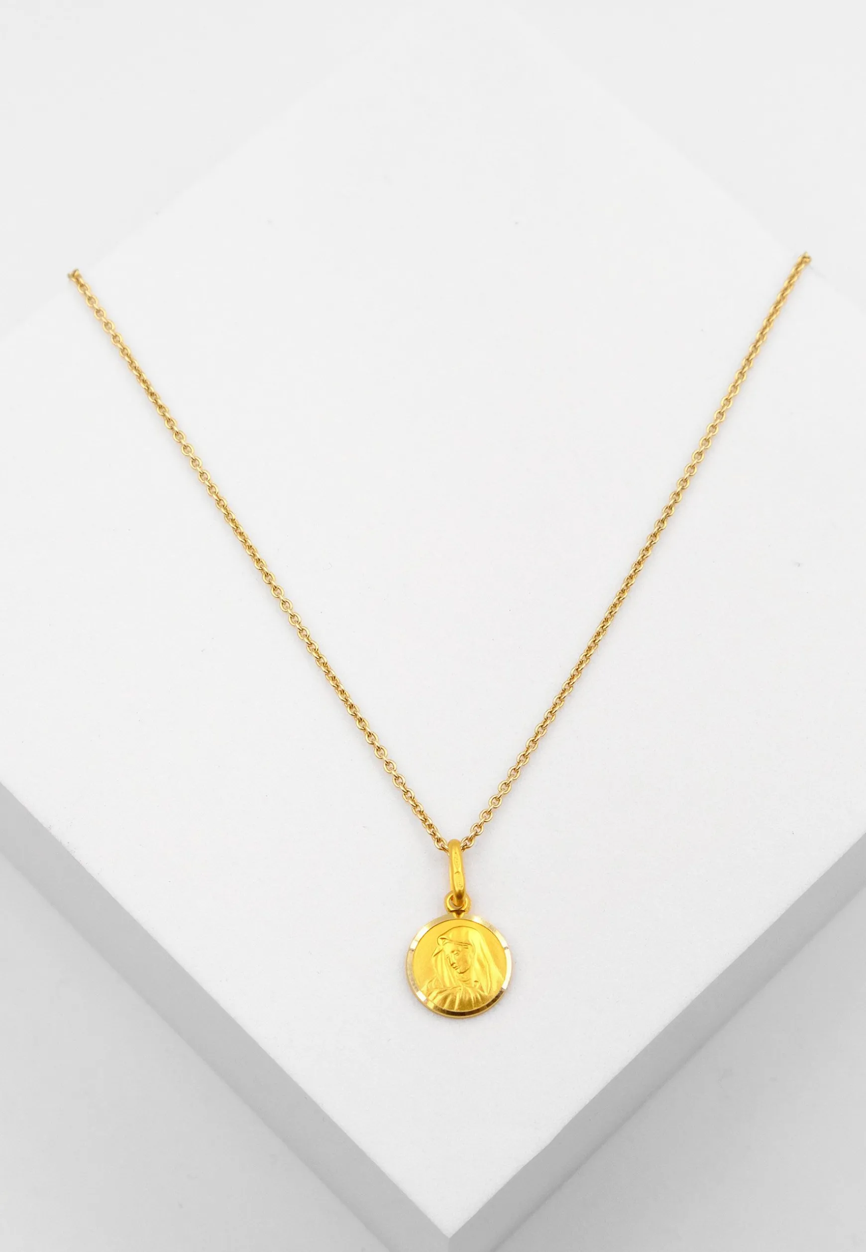 Anhänger Madonna Gelbgold 750, 18x10mm