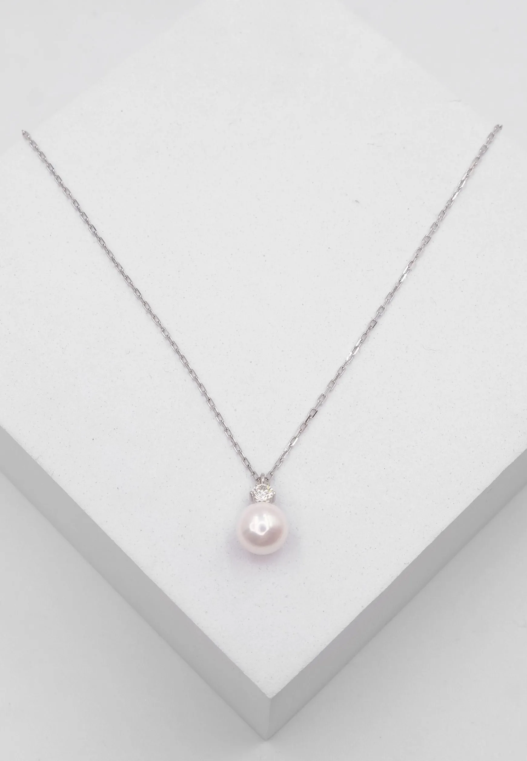 Anhänger Weissgold 750 Akoya Perle 8-8.5mm Brillant 0.15ct.