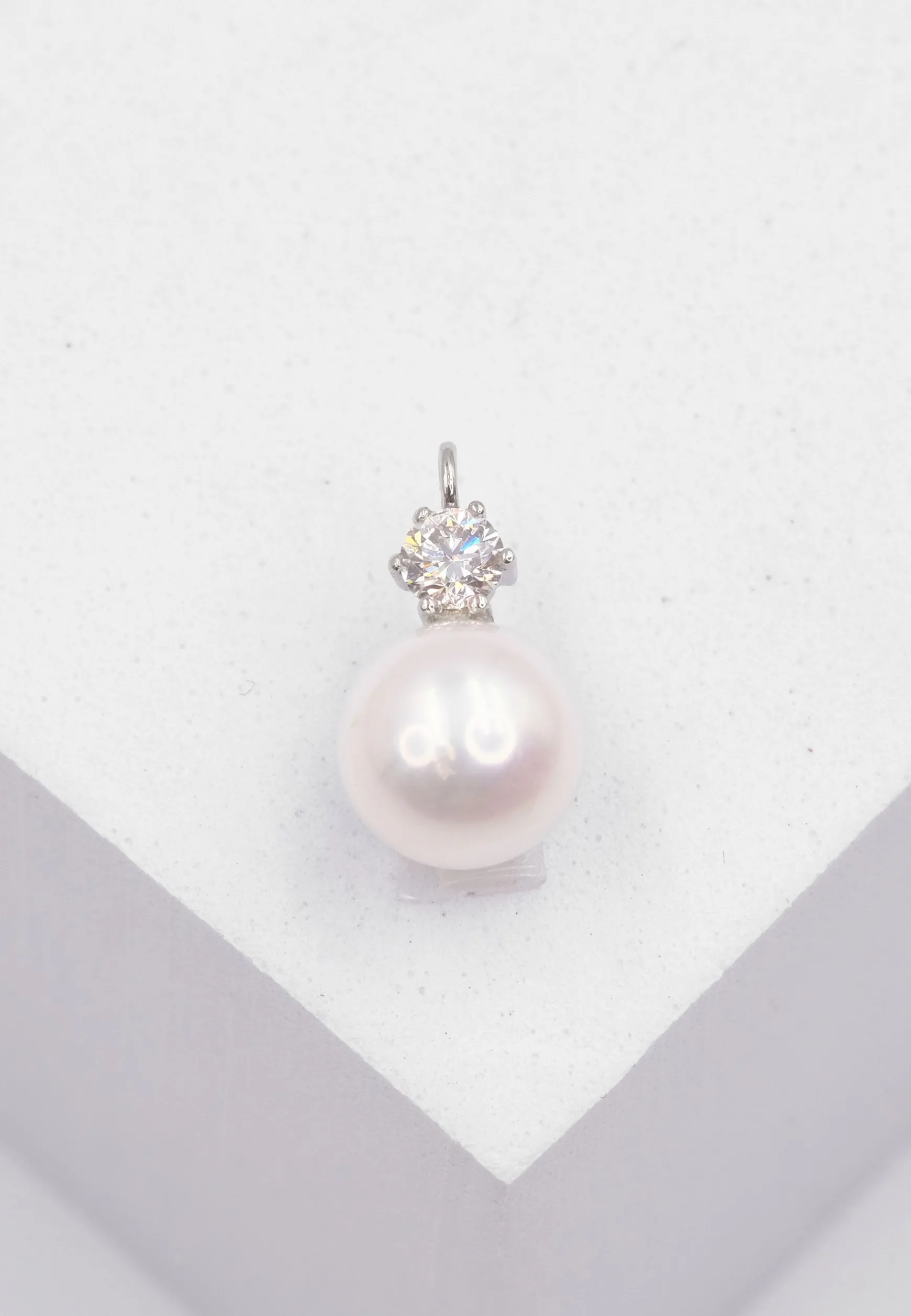 Anhänger Weissgold 750 Akoya Perle 8-8.5mm Brillant 0.15ct.