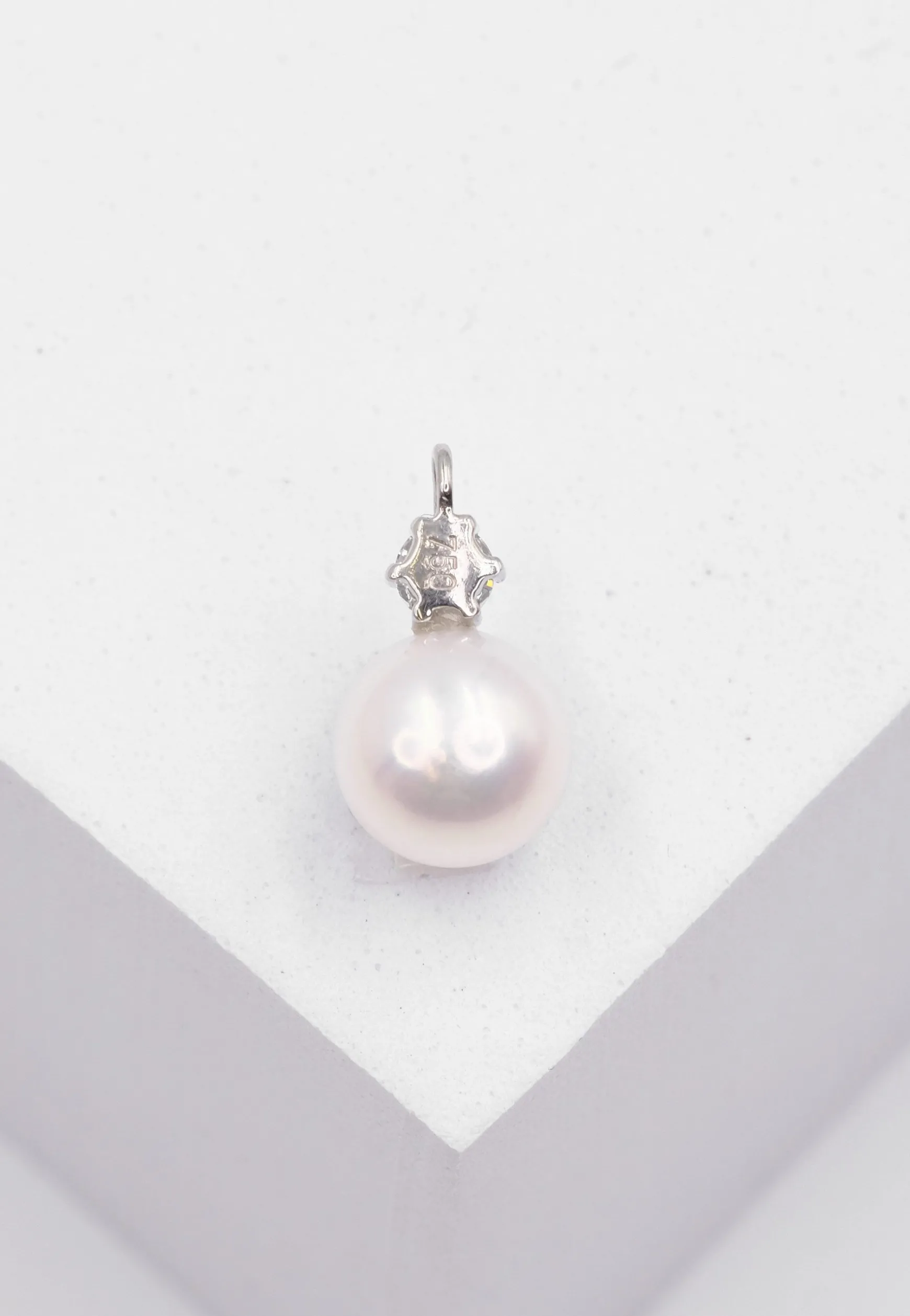 Anhänger Weissgold 750 Akoya Perle 8-8.5mm Brillant 0.15ct.
