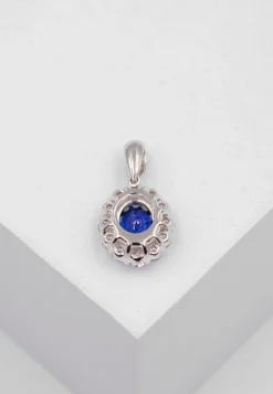 Anhänger Weissgold 750 Saphir 0.83ct. Brillanten 0.40ct.