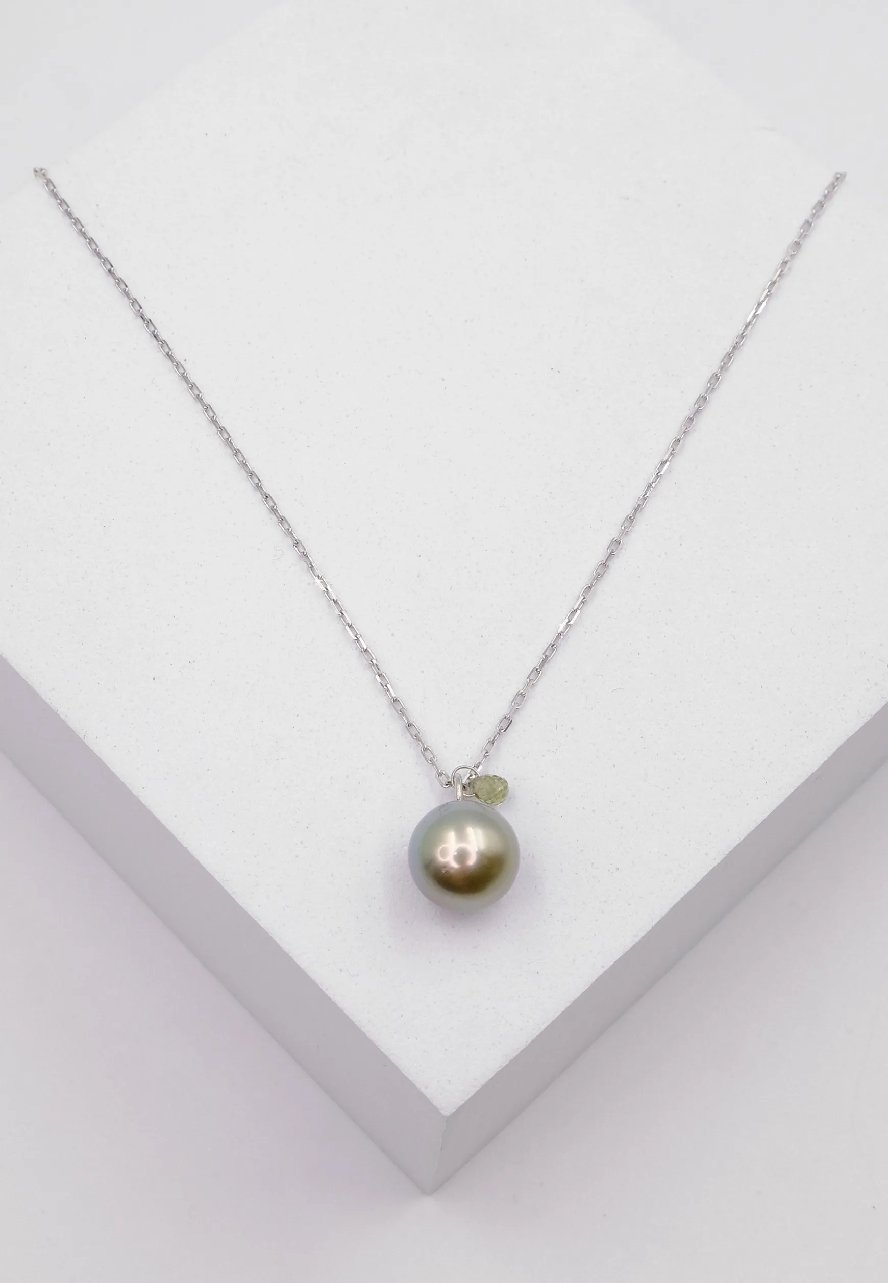 Anhänger Weissgold 750 Tahiti Perle 9.5-10mm Saphir