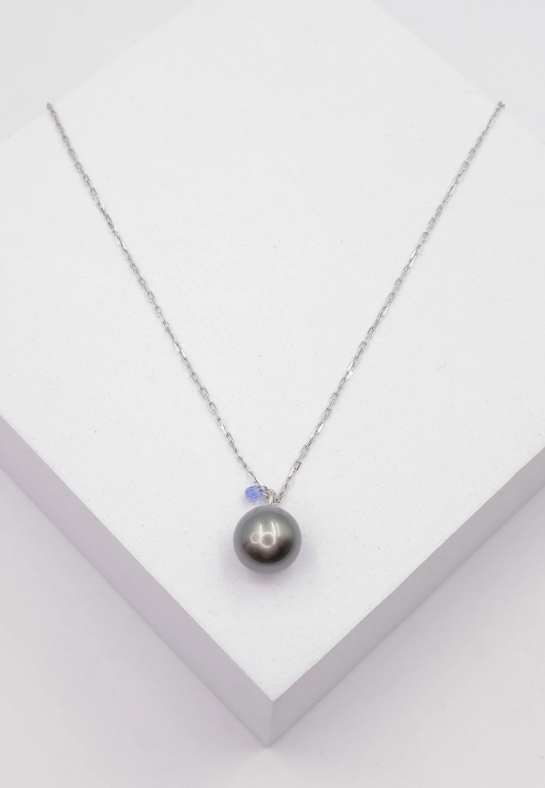 Anhänger Weissgold 750 Tahiti Perle 10-11mm Saphir