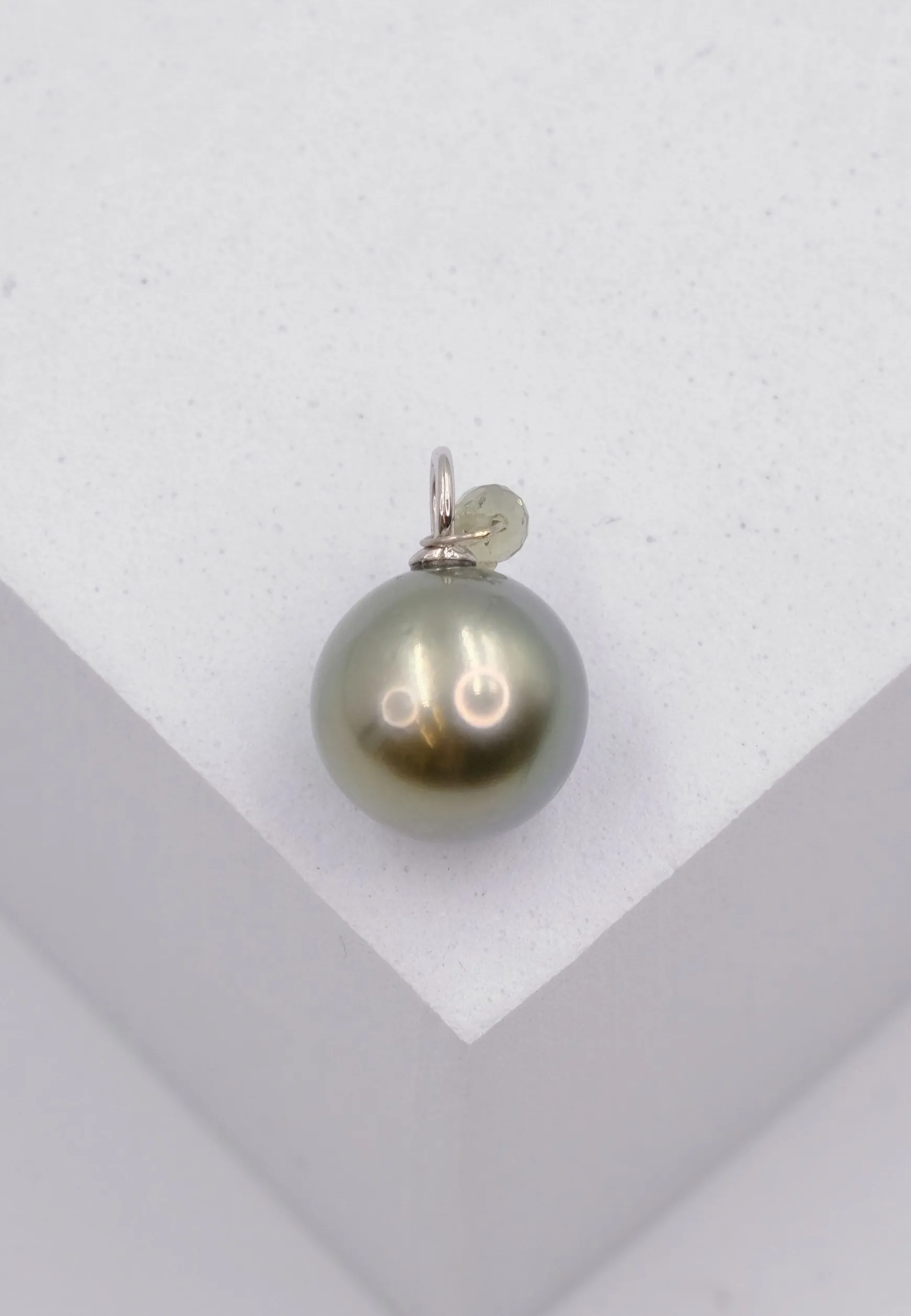 Anhänger Weissgold 750 Tahiti Perle 9.5-10mm Saphir
