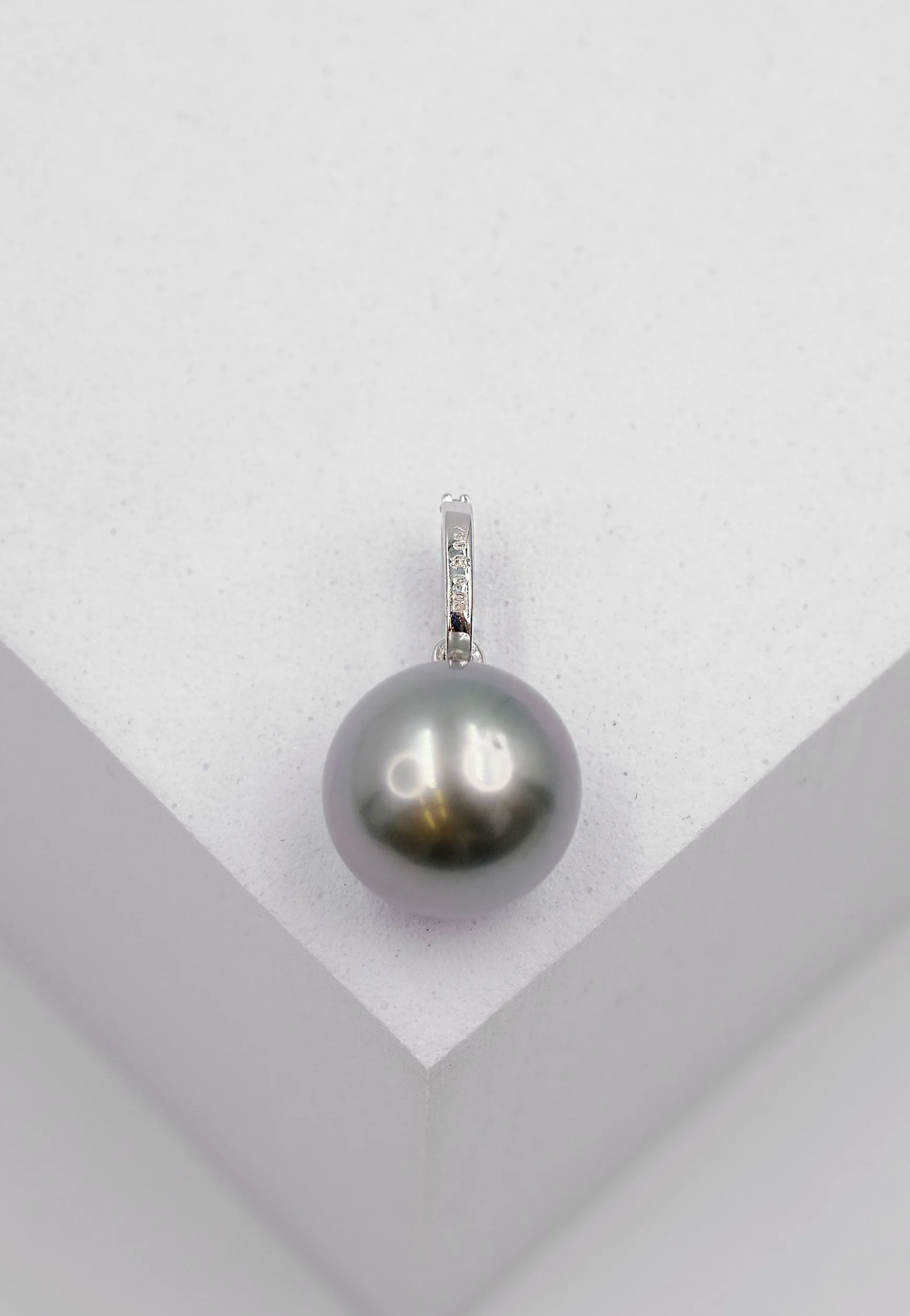 Anhänger Weissgold 750 Tahiti Perle 10-11mm Brillant 0.08ct.