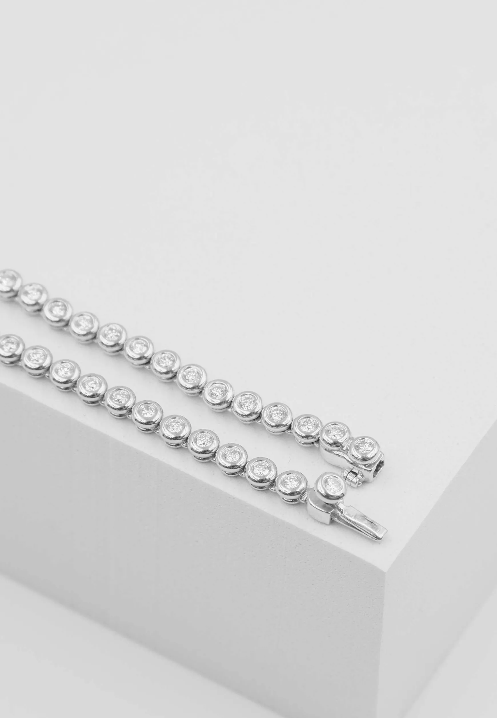 Bracelet Weissgold 750 Brillanten 1.72ct. 19cm Zargenfassung