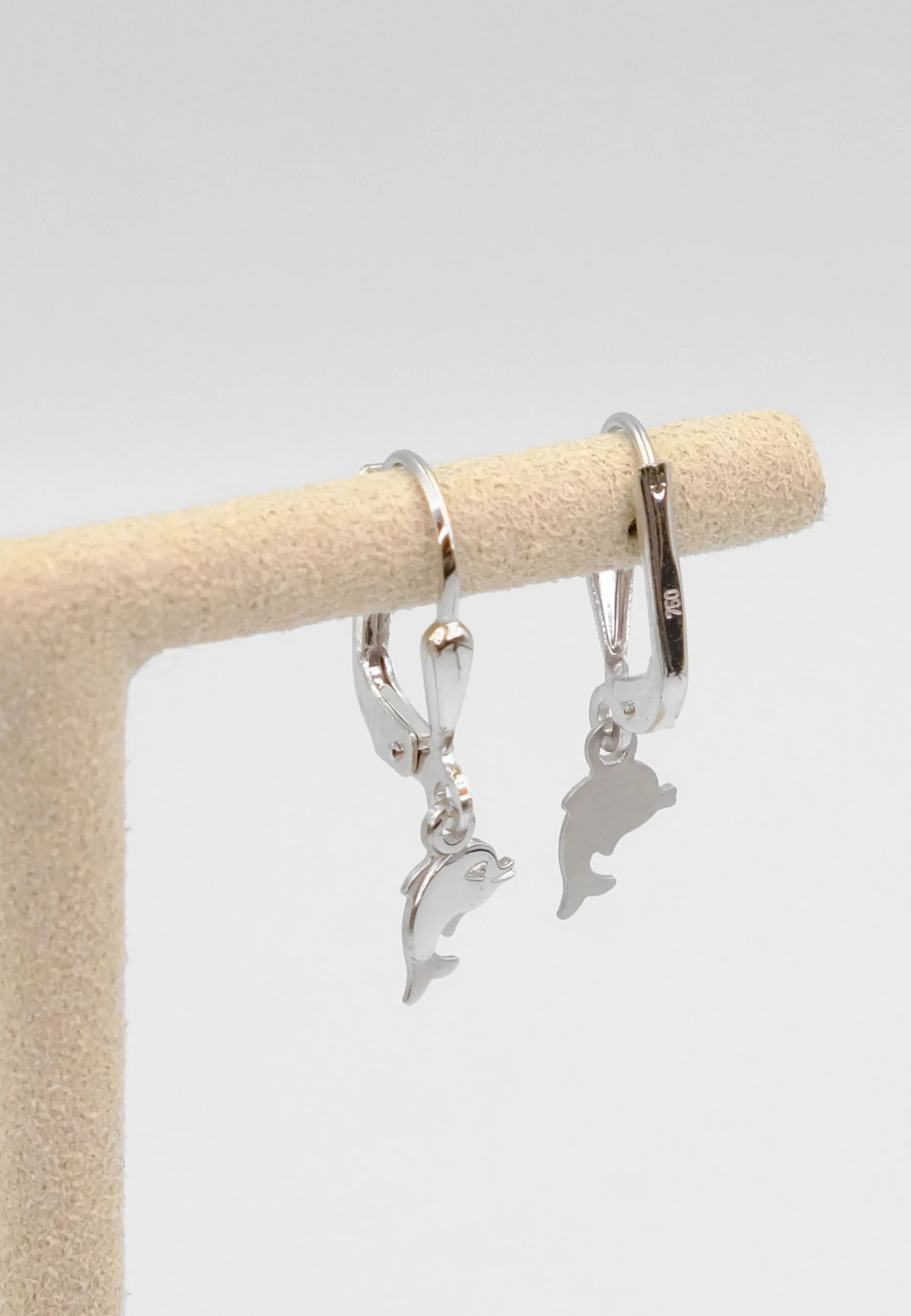 Ohrhänger Delphin Weissgold 750, 24x6mm