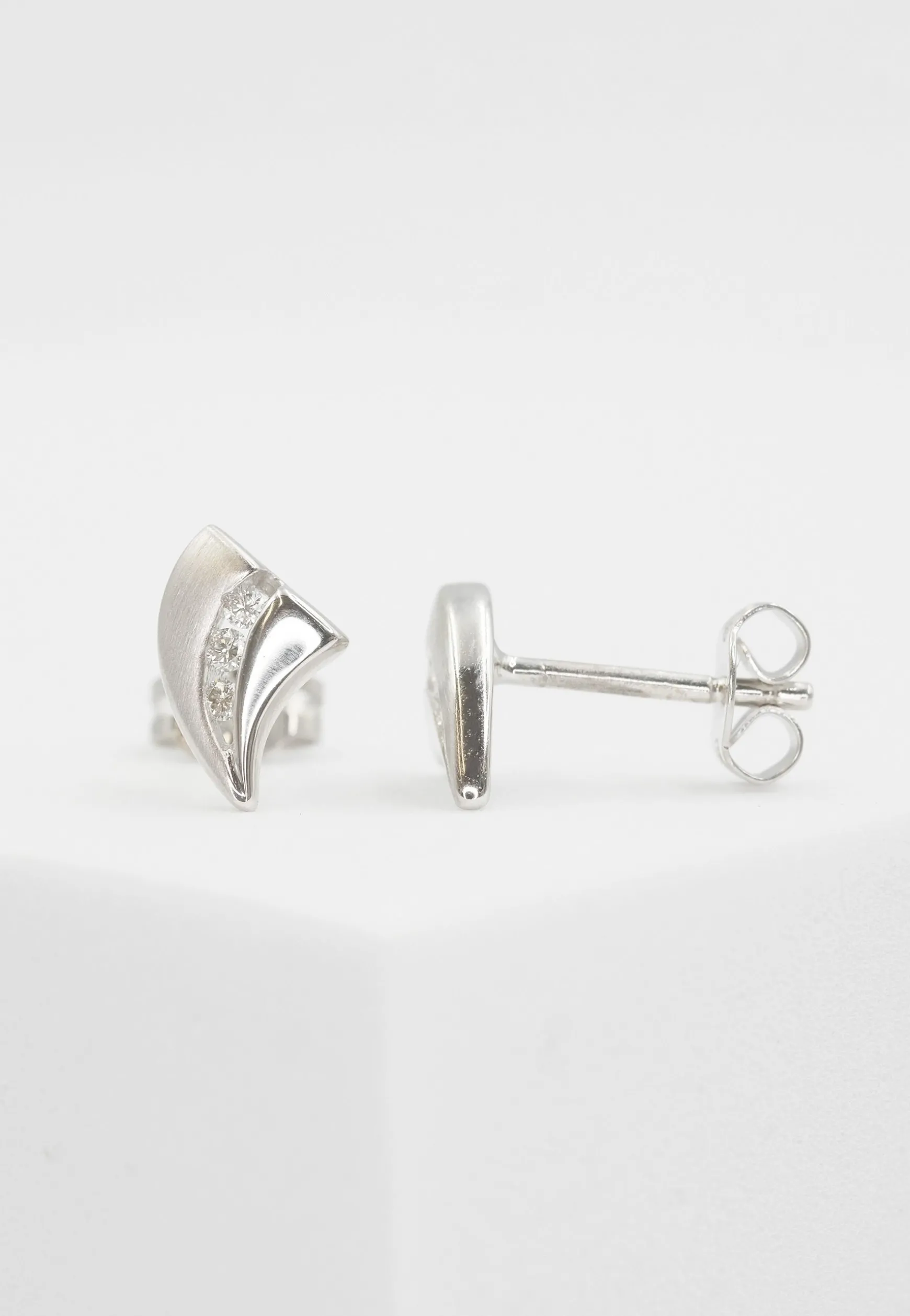 Ohrstecker Gelbgold 750 Diamant 0.06ct. 9x6mm