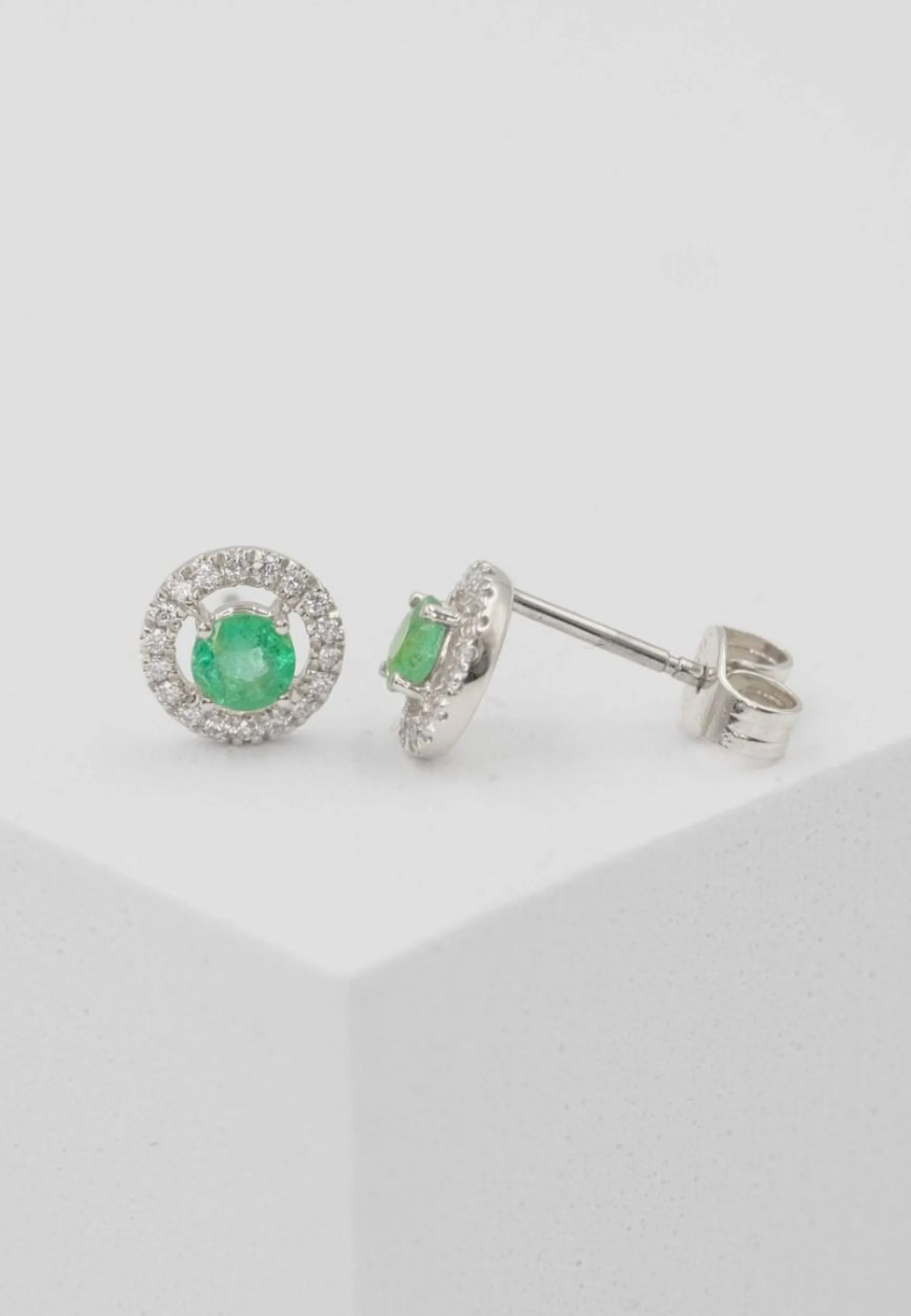 Ohrstecker Weissgold 750 Smaragd 0.34ct. Brillanten 0.10ct