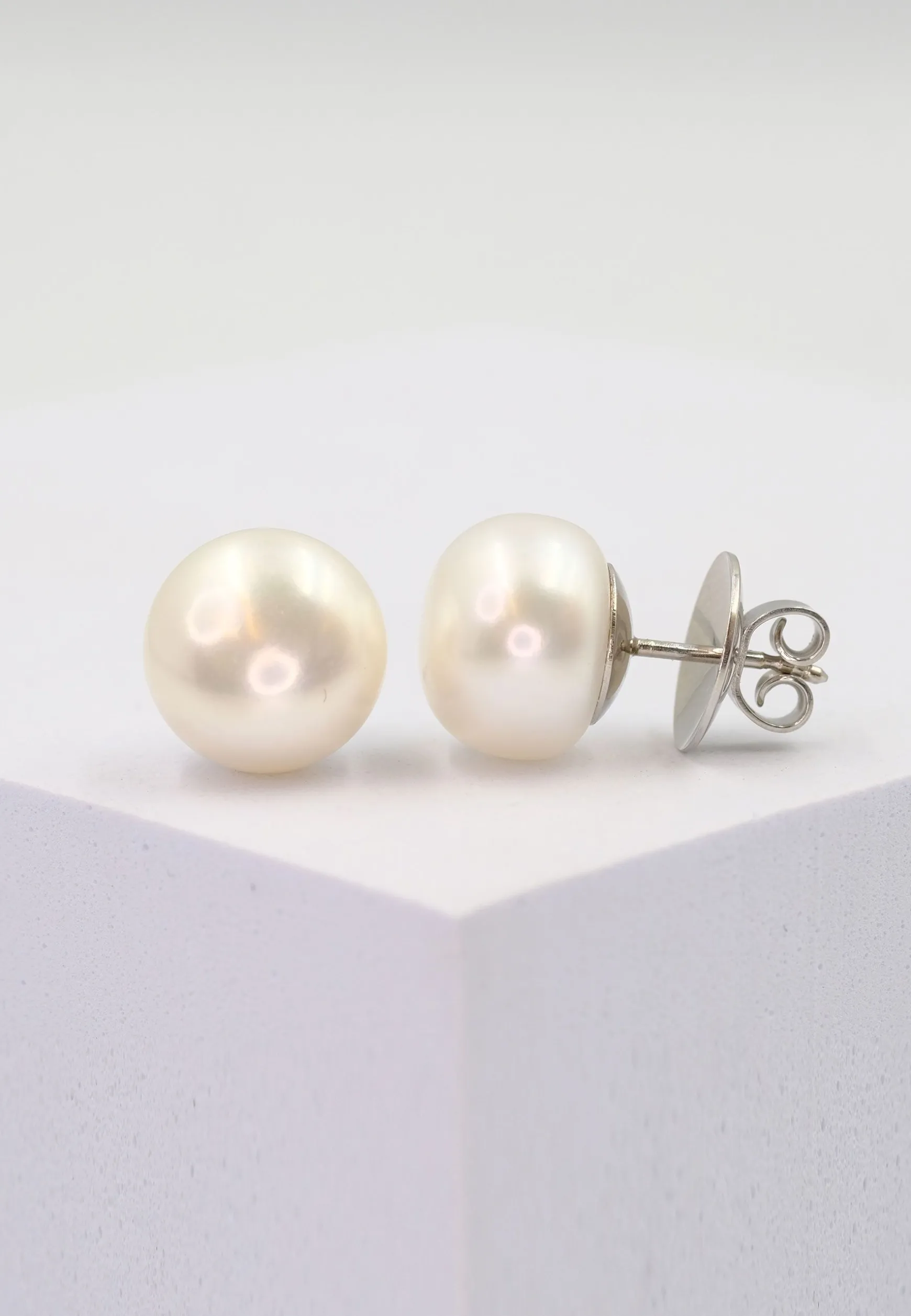 Ohrstecker Weissgold 750 Süsswasserperle 11.5-12mm