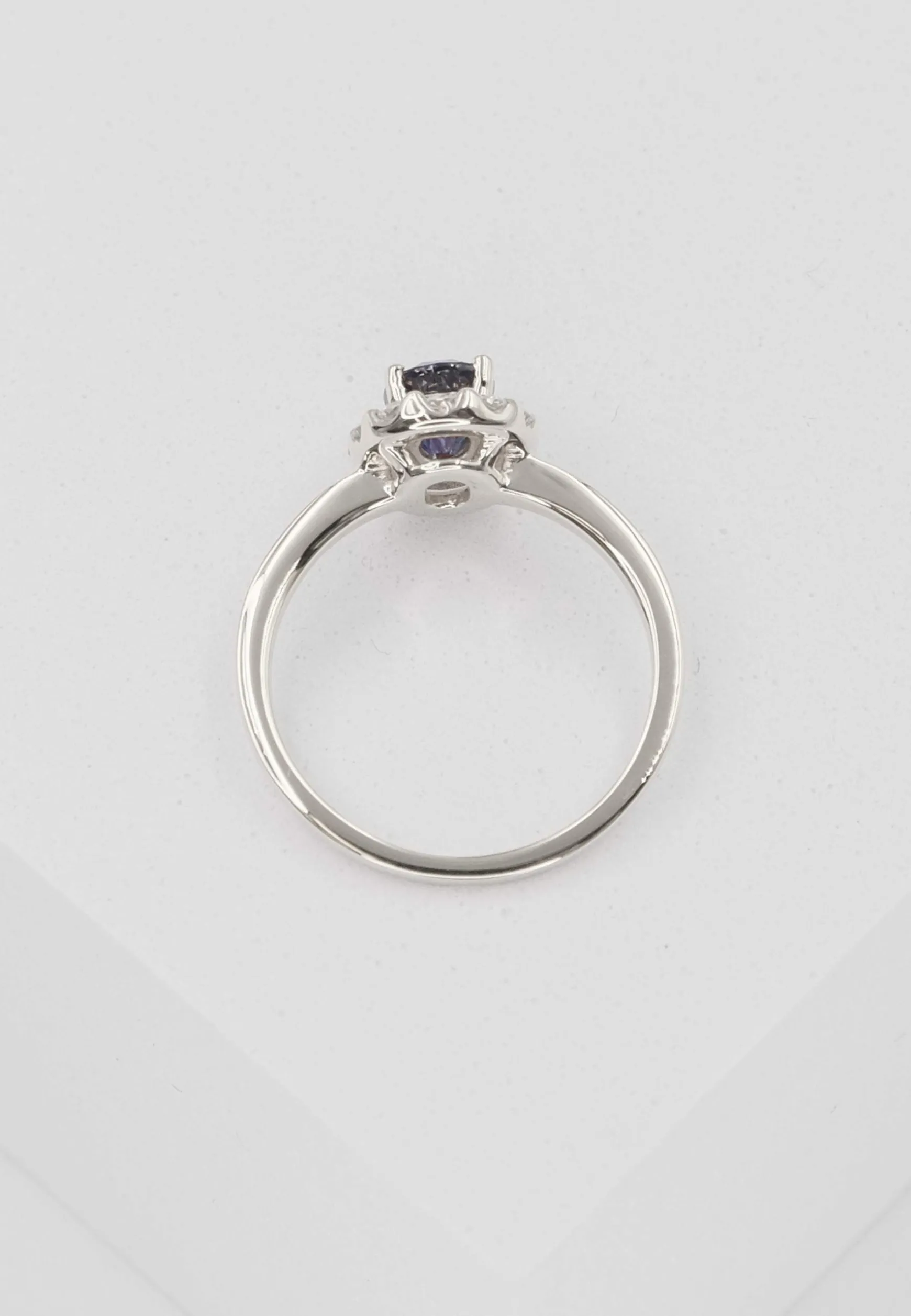 Ring Weissgold 750 Saphir 0.88ct. Brillanten 0.36ct. (56)