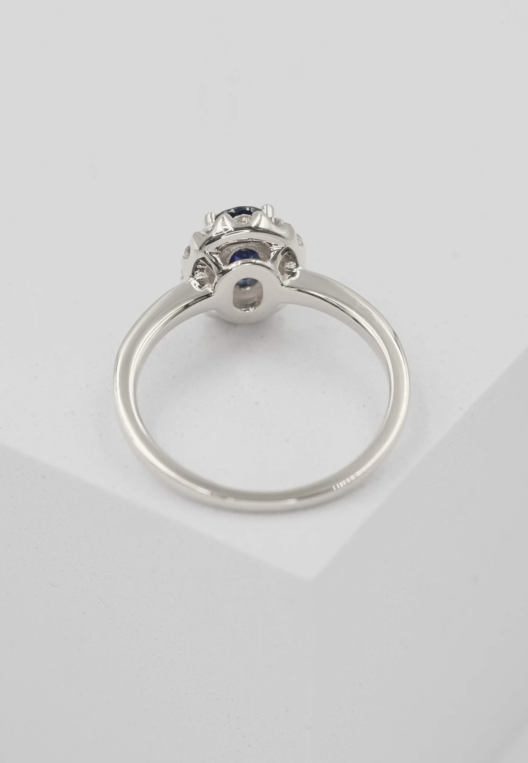 Ring Weissgold 750 Saphir 0.88ct. Brillanten 0.36ct. (56)