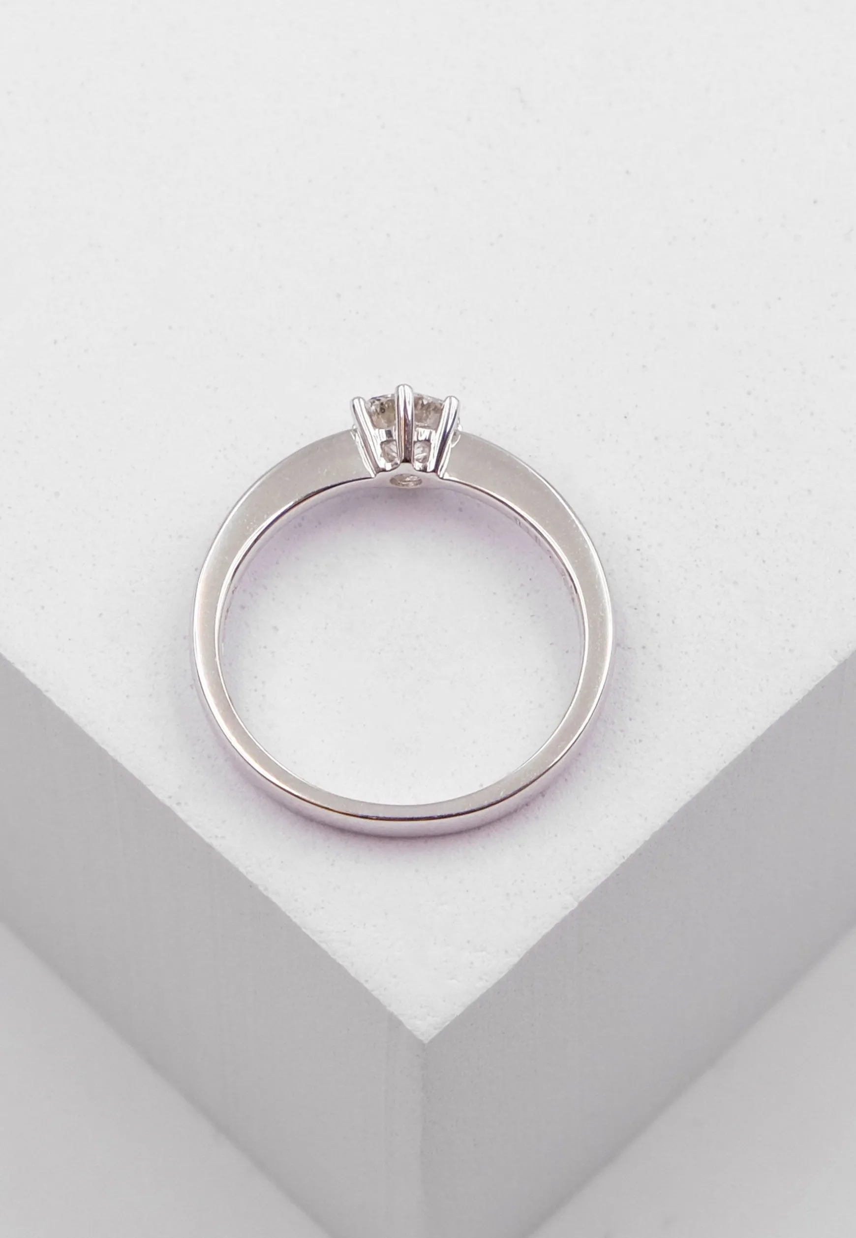 Solitaire Ring Diamant 0.50ct. Weissgold 750