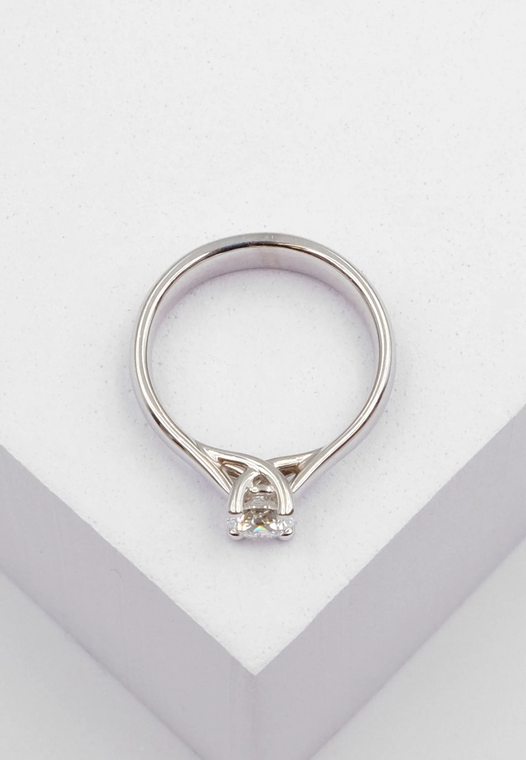 Solitaire Ring Diamant 0.50ct. Weissgold 750