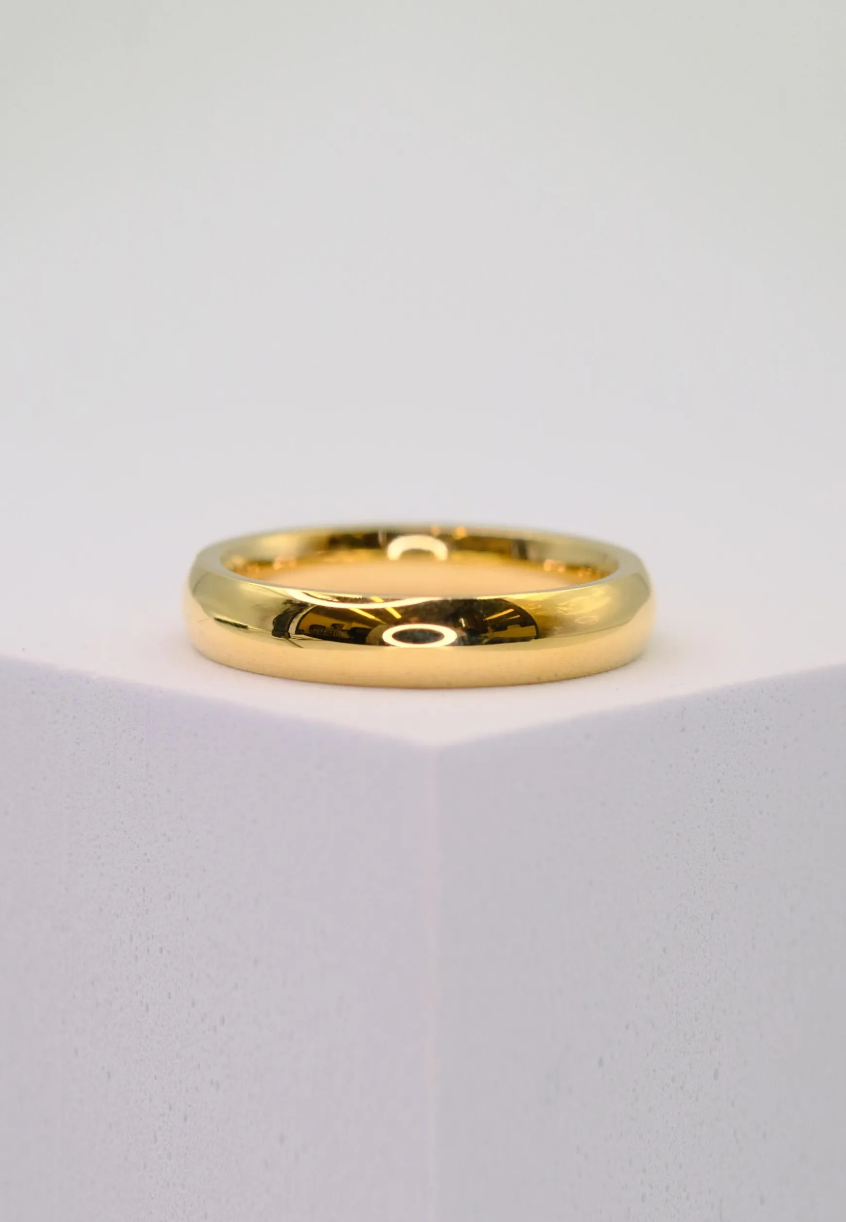 Trauring Gelbgold 750 bombiert Comfort Fit (61)