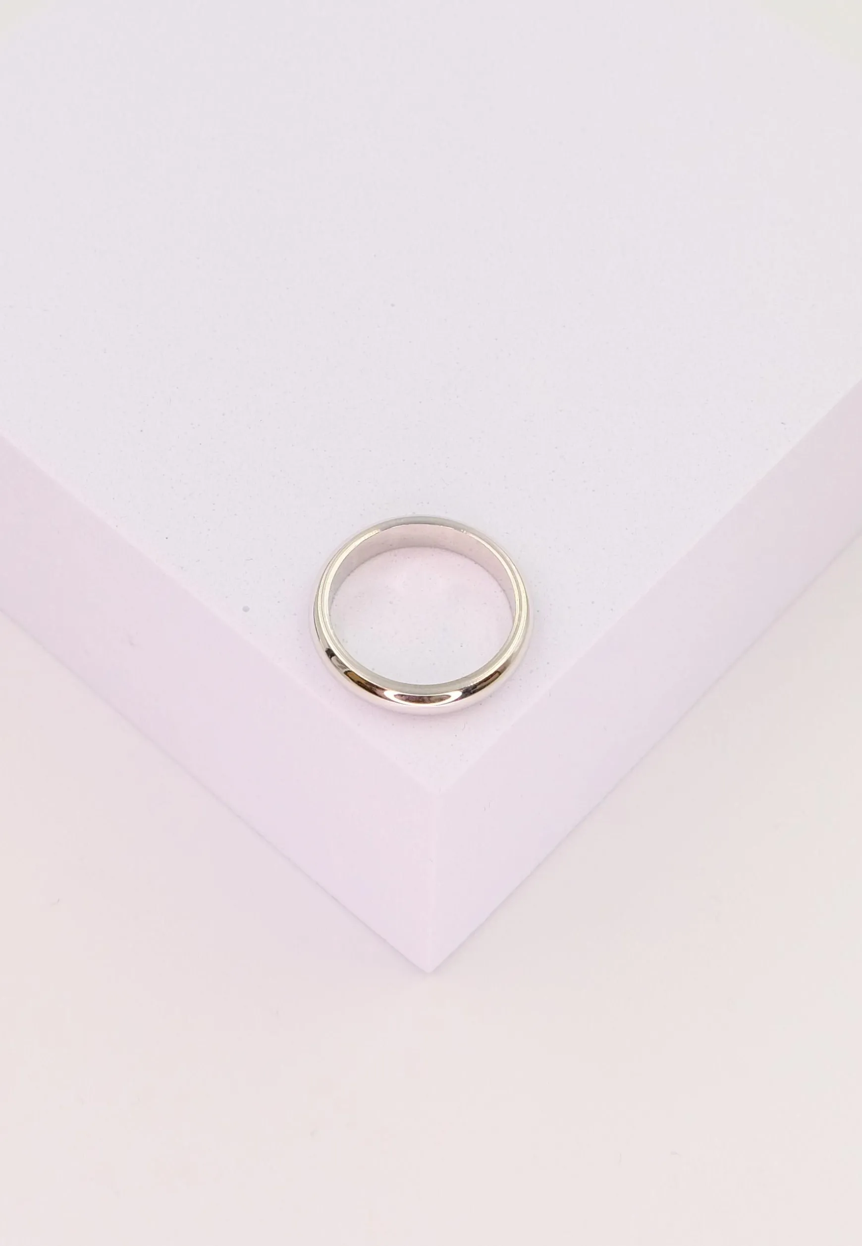 Trauring Weissgold 750 halbrund bombiert (54)